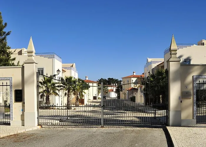 Del Rei 3 Pools Amoreira (Leiria)